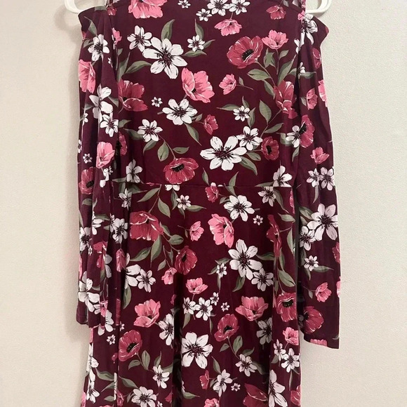 2 for $15 CHILDREN'S PLACE floral  Dress - Picture 3 of 6